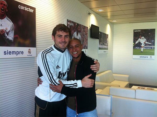 …đội trưởng Casillas tất nhiên là không thể không góp mặt.
